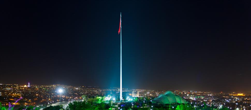 Asansörlü Bayrak Direkleri